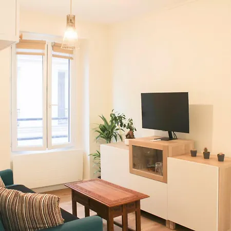 Appartement Bright With Balcony Quiet Location Paris