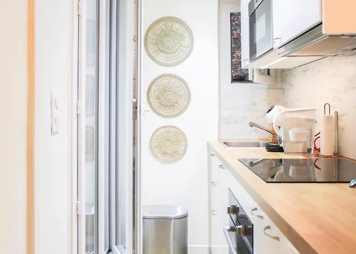 Bright With Balcony Quiet Location Apartmán *