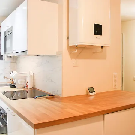 Bright With Balcony Quiet Location Apartment Paris